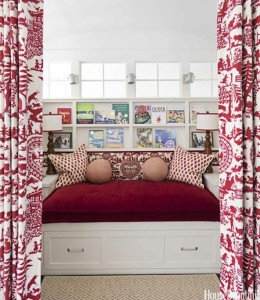 hbx-built-in-bed-red-curtains-staircase-landing-ann-wolf-0712smallrooms06-xln