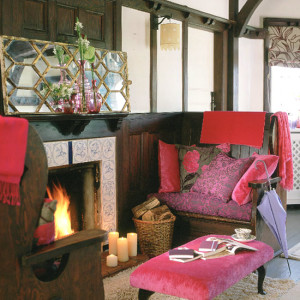 pldworld-charming-livingroom-setting-wooden-wall-rich-luxuriour--colors-cozy-elegant-nook-for-winter-decor