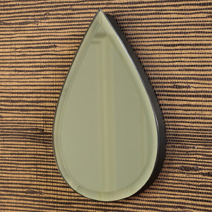 A tear drop mirror. How cute is this?