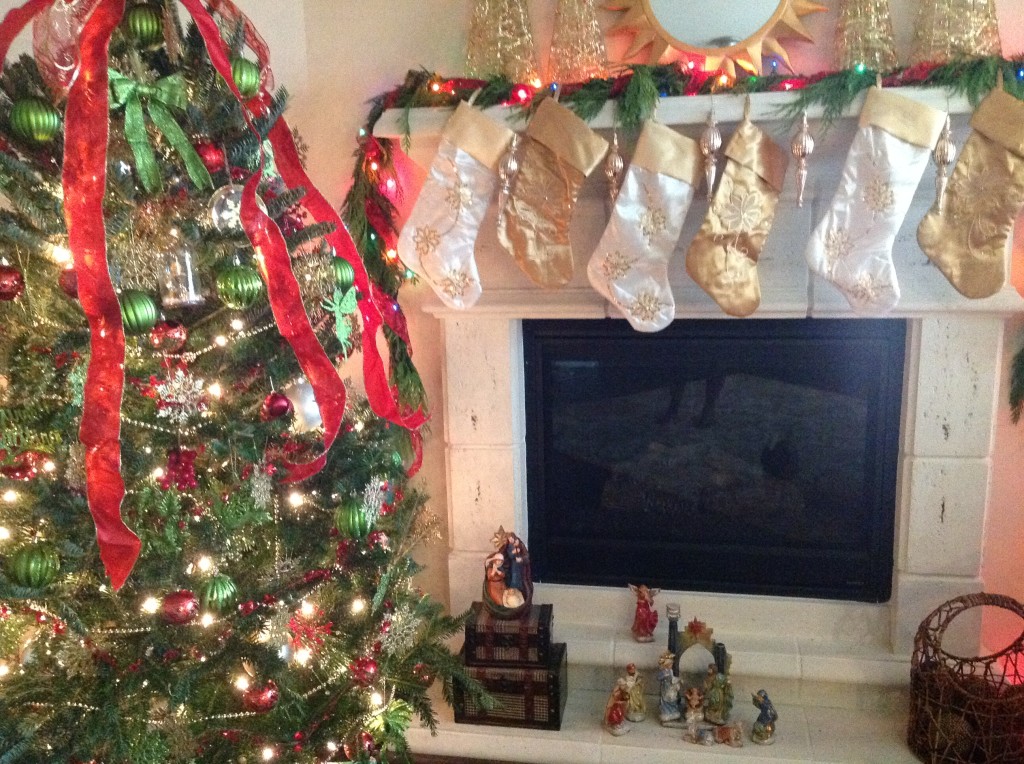 Christmas Tree and Mantel Decor
