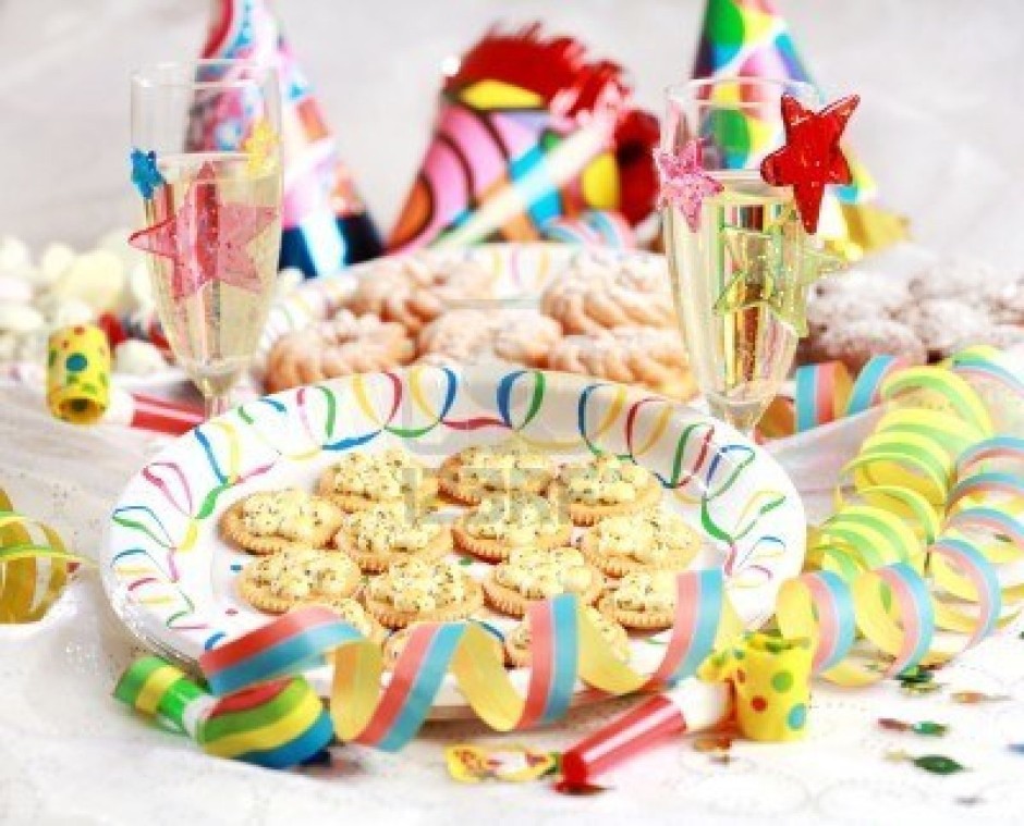 remarkable-colorful-party-accessories-for-new-year-eve-decorations-940x759